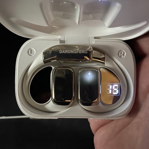 Darong Feng White Bluetooth Earbuds Model DRF-01 with Case Unused Working - Picture 5 of 8